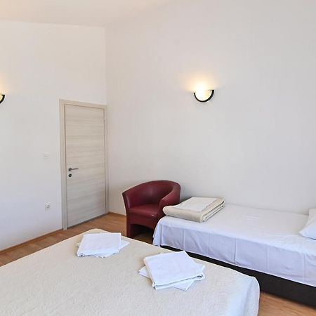 Apartments Andrea I Baška Buitenkant foto